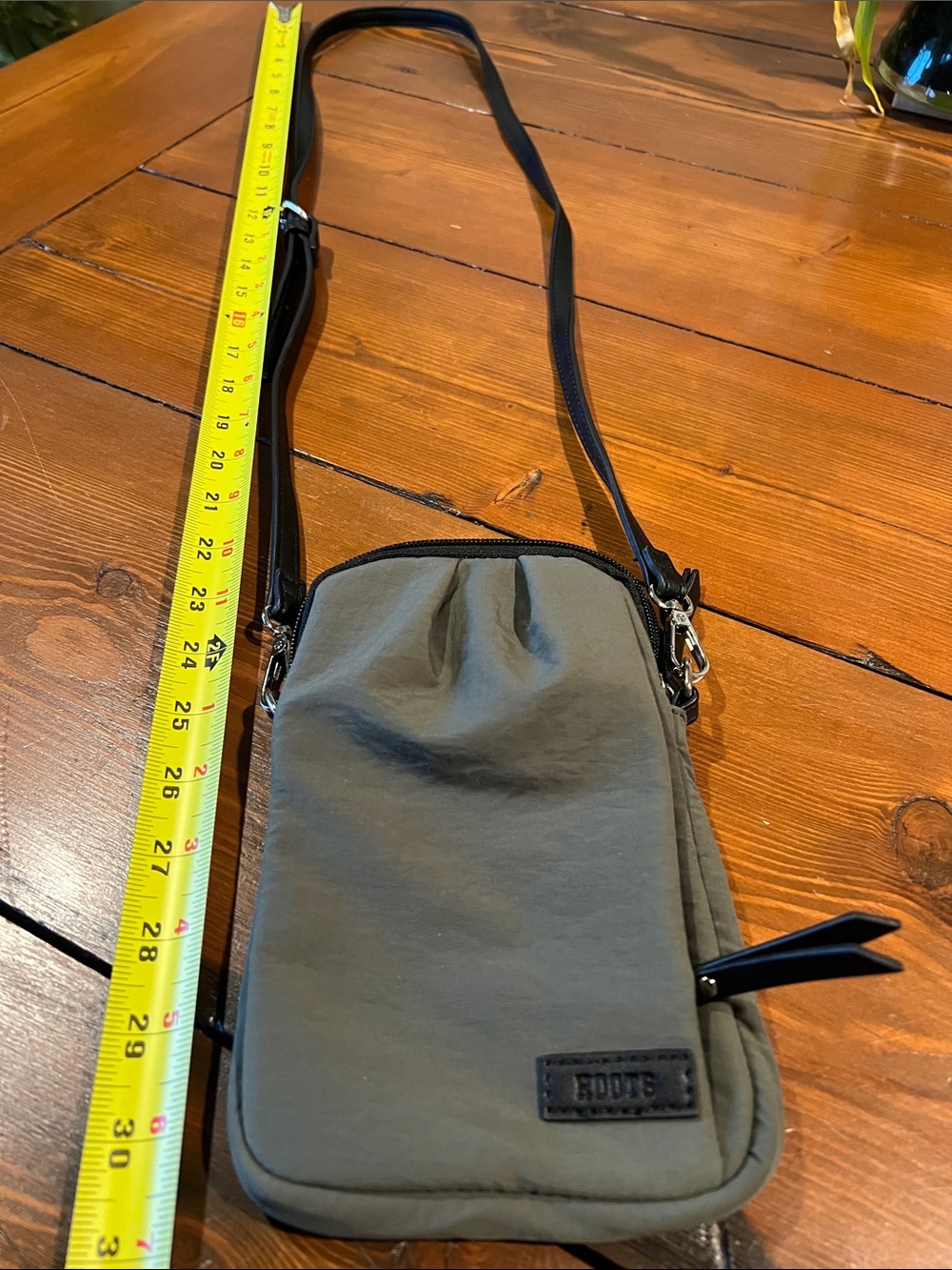 Roots Canada Olive Green Nylon & Leather Crossbody Mini Bag Pouch - Picture 5 of 7